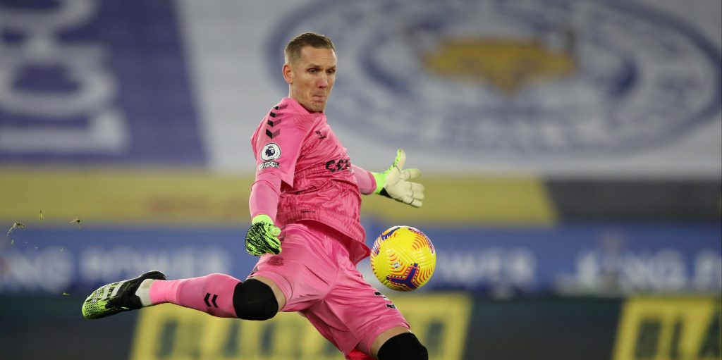 Everton fans praise Robin Olsen’s performance at Leicester