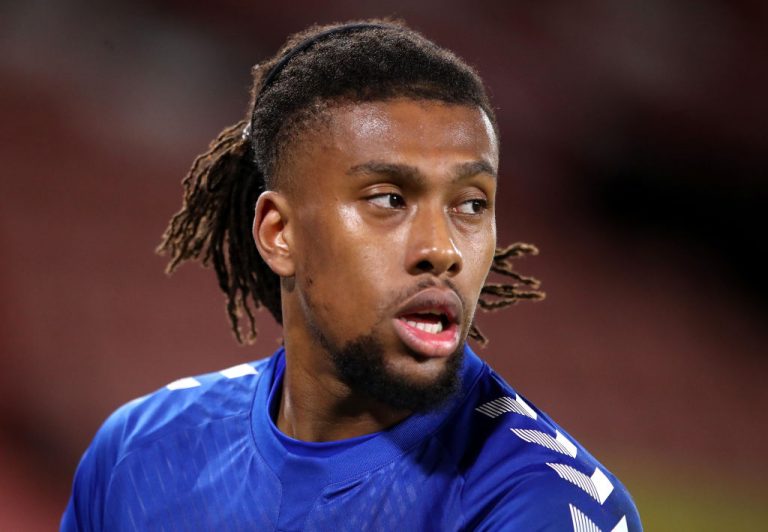 After 90: Alex Iwobi sports interesting outfit choice during time off