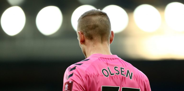 Everton in talks over new sleeve sponsor