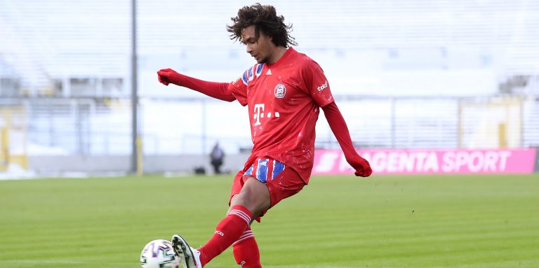 Everton still able to sign Josh Zirkzee, claims Fabrizio Romano