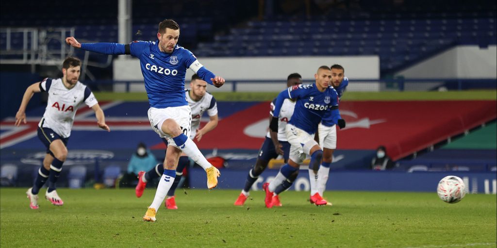 Gylfi Sigurdsson facing contractual uncertainty at Everton