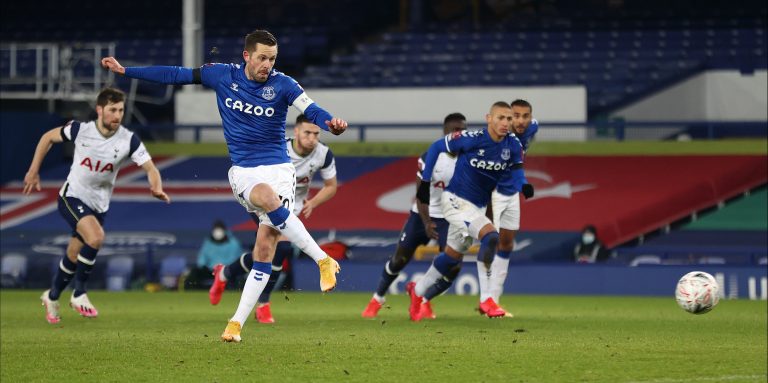 Gylfi Sigurdsson facing contractual uncertainty at Everton