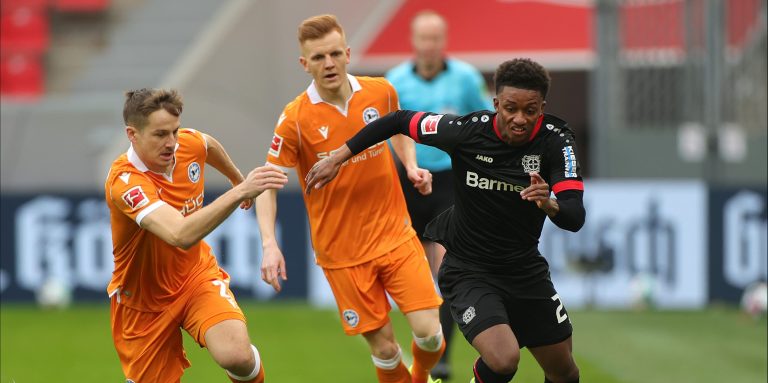 Virals: Everton Confirm Deal for Demarai Gray