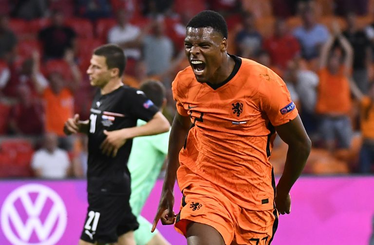 psv-right-back-denzel-dumfries