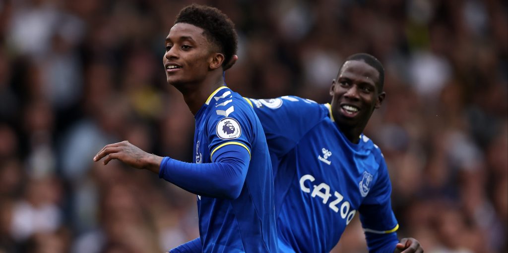 Virals: Everton shares hilarious clip of Demarai Gray’s knee-slide fail