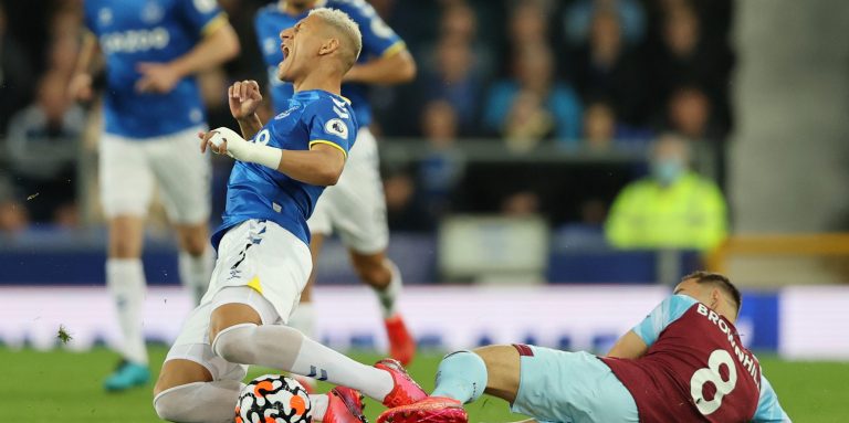 Alan Hutton admires Richarlison’s Everton mentality