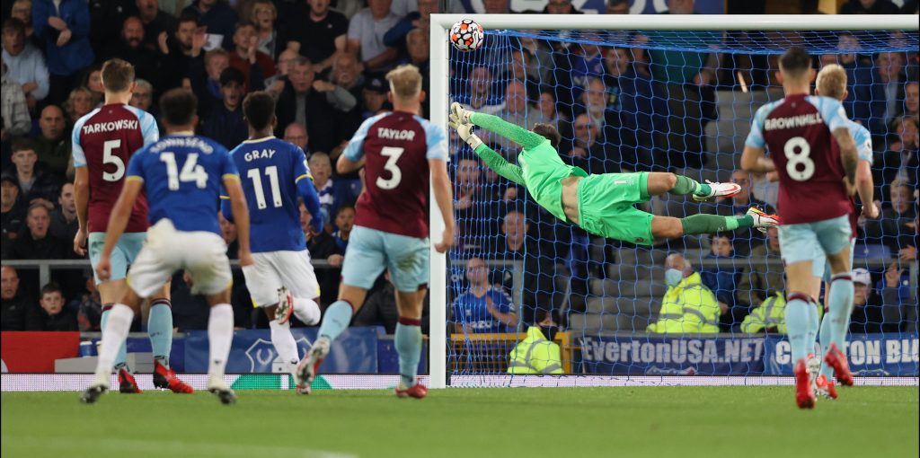Alan Shearer wowed by Andros Townsend against Burnley