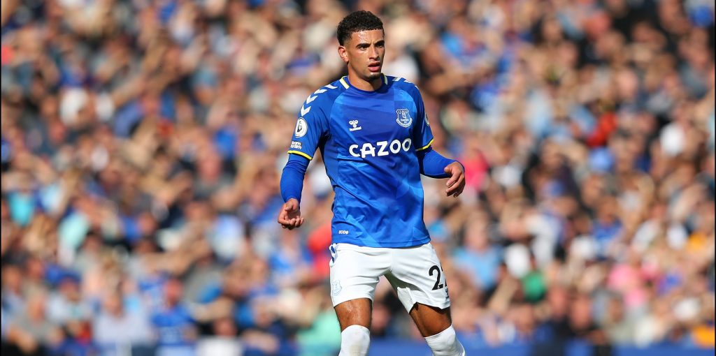 Kevin Campbell urges Everton to sign a new central defender
