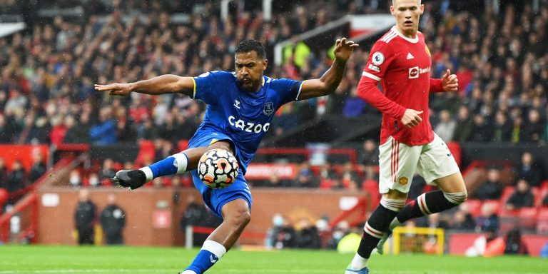 Pundit believes ‘quality’ Salomon Rondon could keep starting spot