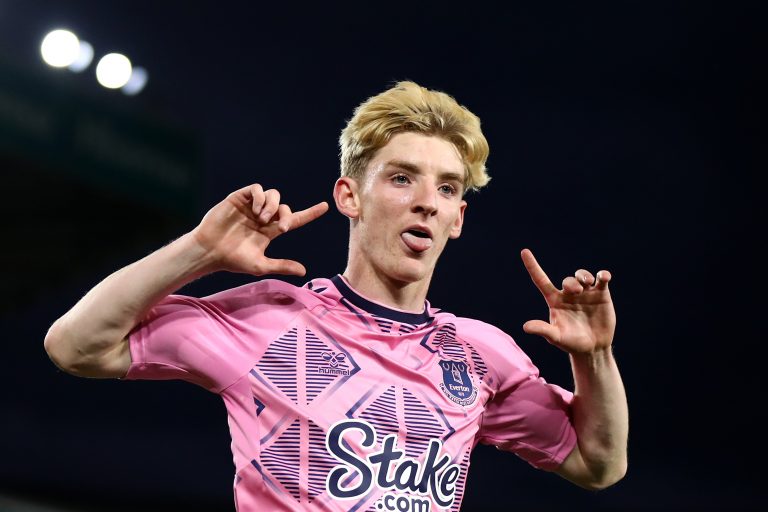 Anthony Gordon celebrates for Everton