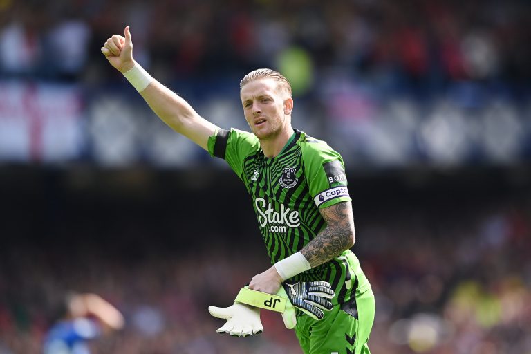 Everton must secure new deal for Jordan Pickford