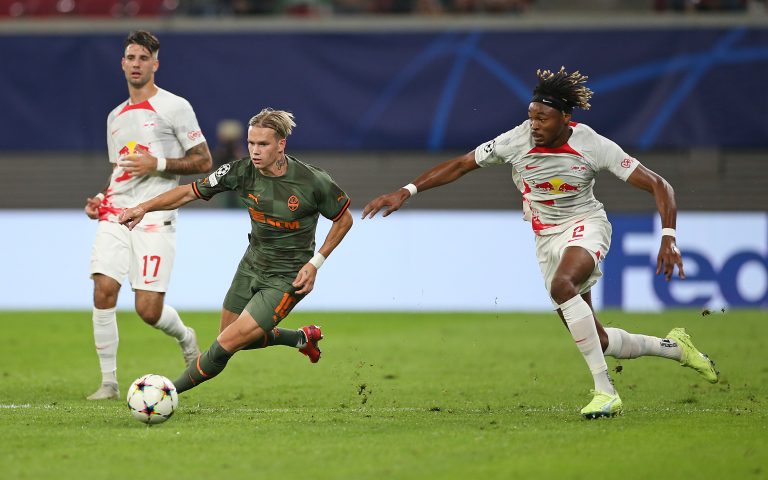 Mykhaylo Mudryk in action for Shakhtar Donetsk