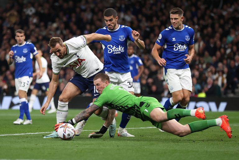Jordan Pickford criticised over Tottenham penalty incident