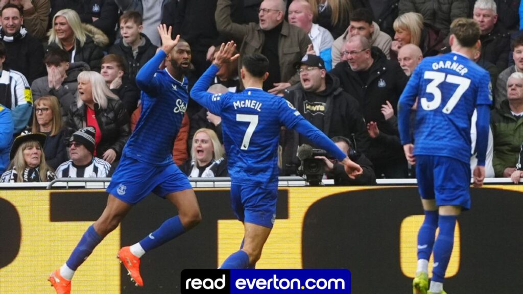 ‘I think there will be an exit in the summer’, midfielder may leave Everton