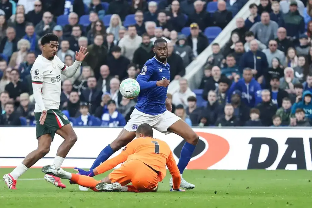 Tony Hibbert hails Beto after starring performance against Chelsea