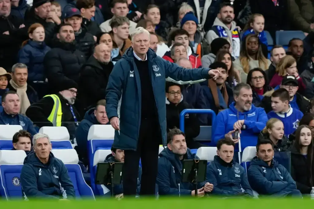 European horizons: Defining test for Moyes’s Everton against wounded Chelsea