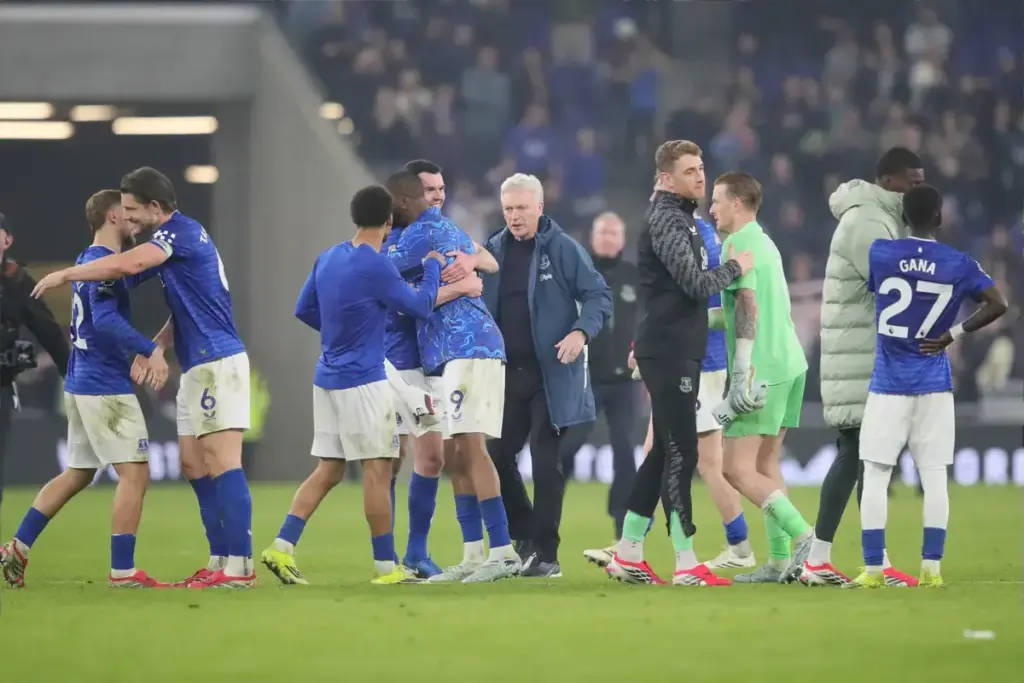 Four Everton stars named in Troy Deeney Team of the Week after Chelsea demolition