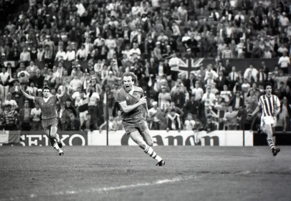 Everton legend hopes the club make two pivotal decisions ahead of next season
