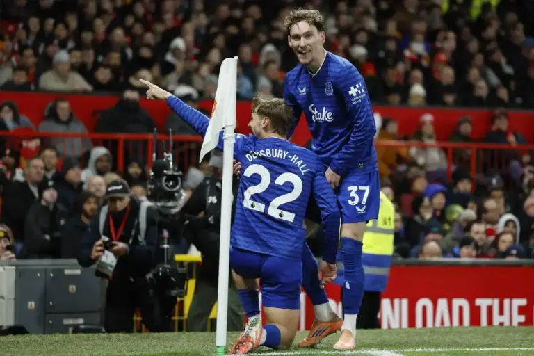 Six Everton stars make our combined XI ahead of historic Hill Dickinson derby