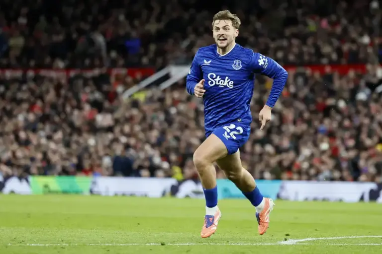 Blueprint for new Everton: Kiernan Dewsbury-Hall on Moyes’ acumen & passionate fans