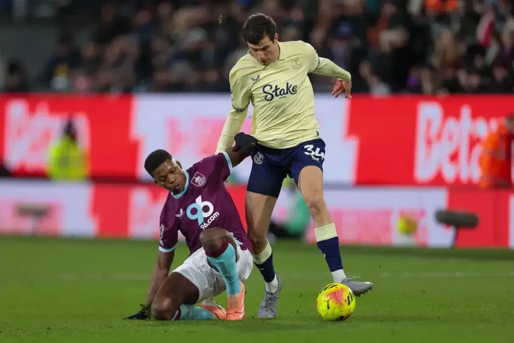 Everton transfer news: Blues set to make first signing