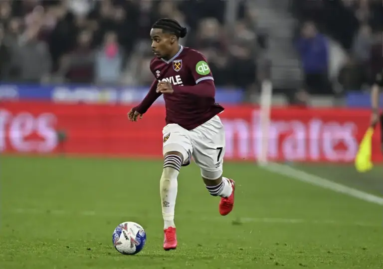 Everton eye Crysencio Summerville as West Ham winger’s price could plummet