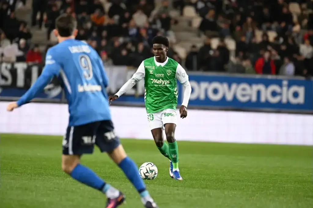 Everton watch Saint-Etienne’s Kevin Pedro as versatile defensive option
