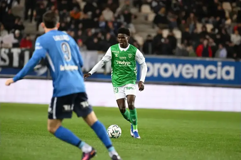 Everton watch Saint-Etienne’s Kevin Pedro as versatile defensive option