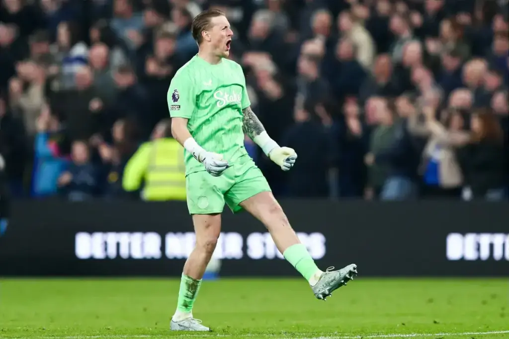 Jordan Pickford told to ‘focus’ as Jens Lehmann hits out at Everton star’s passion