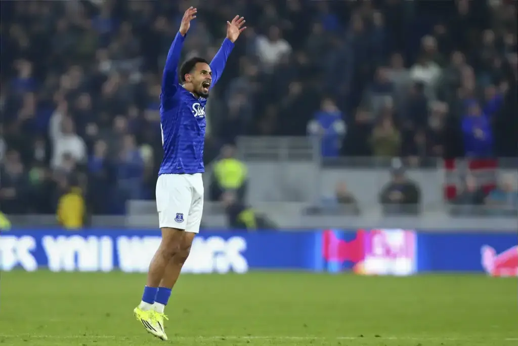 Former Everton striker raves about star but states there’s room to improve