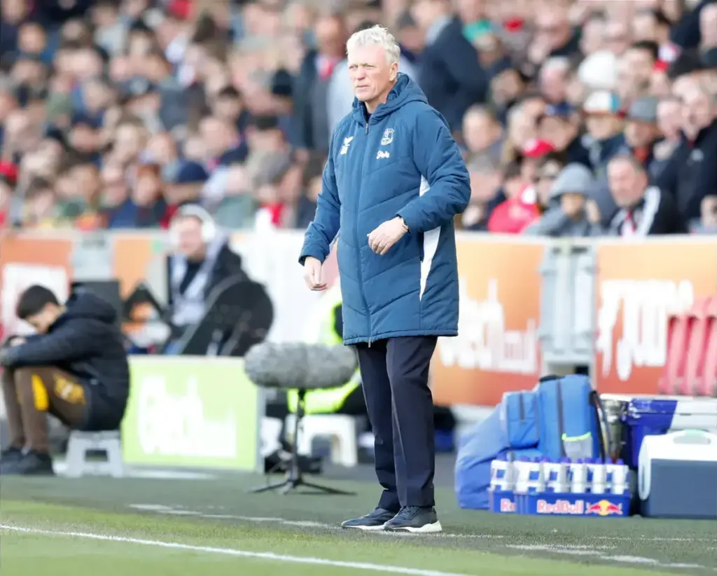 Moyes hails Everton resilience as late Dewsbury-Hall strike rescues vital point