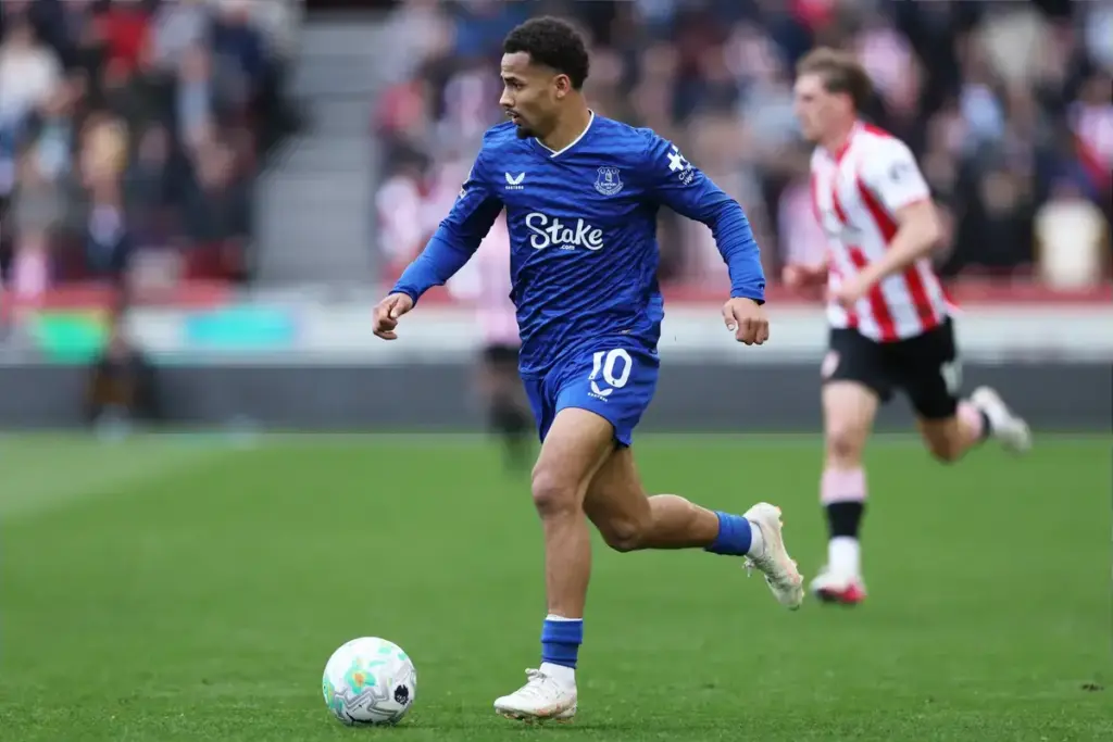 Who does Everton need to defeat Liverpool?