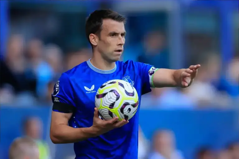 What have football legends said about Seamus Coleman?