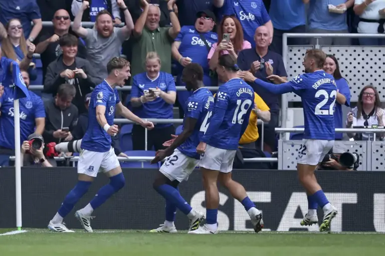 EVERTON NEWS TODAY: Grealish transfer boost, KDH and Jimmy on England & £7m defender?