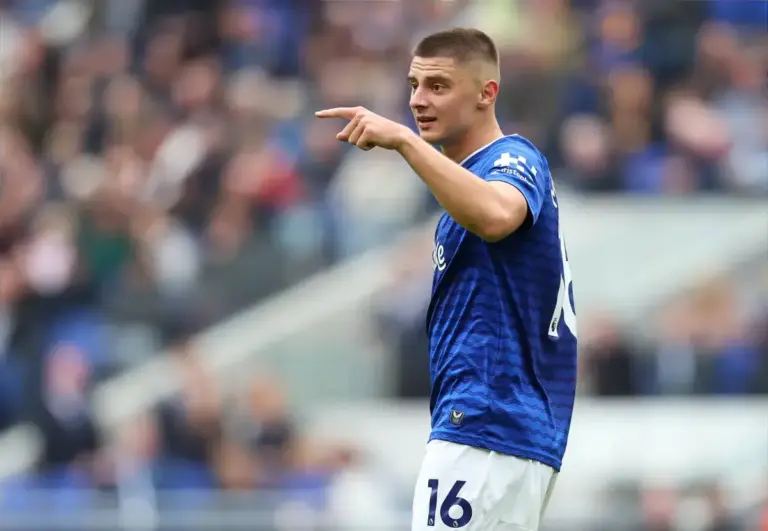 Everton transfer analysis: Why two new full-backs are vital for Moyes’ 2026/27 vision