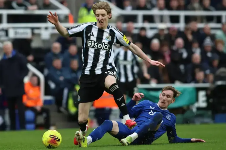 Everton secure £7m windfall as Anthony Gordon seals Barcelona transfer