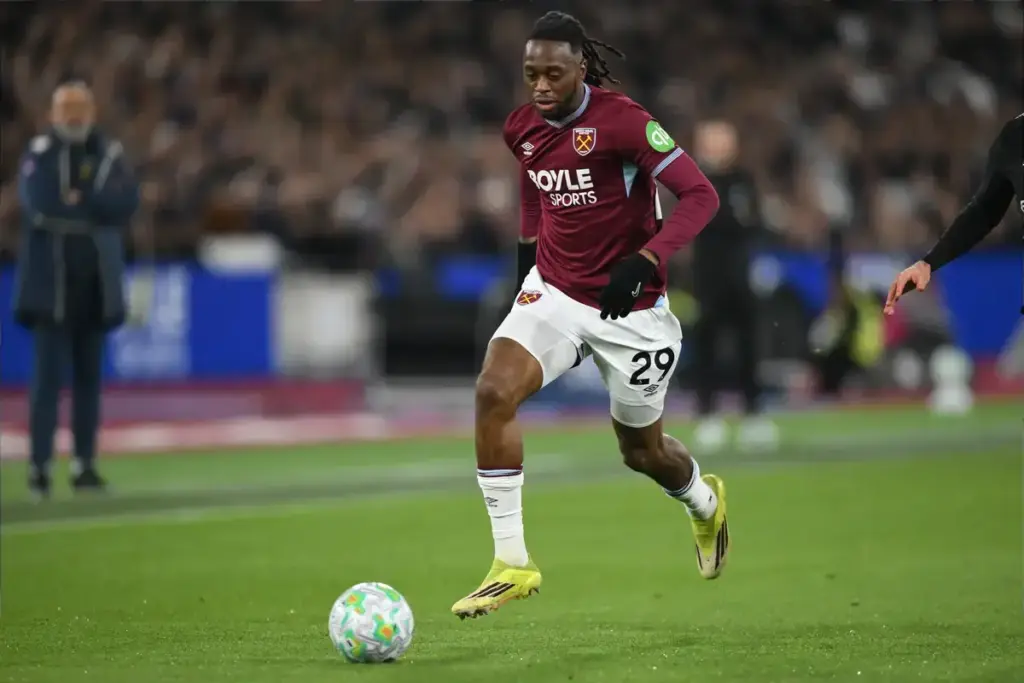 Everton target £10m bargain for defender as West Ham relegation sale begins