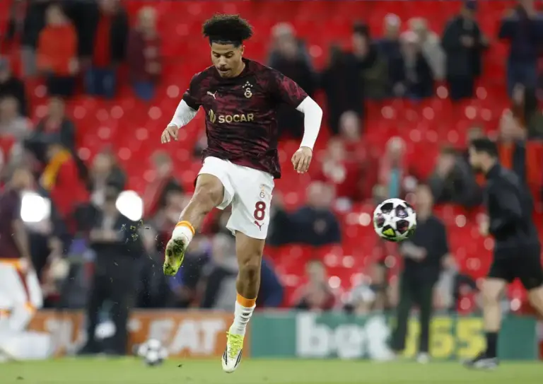 Everton interested in former Norwich star as Brazilian midfielder prepares for Galatasaray exit