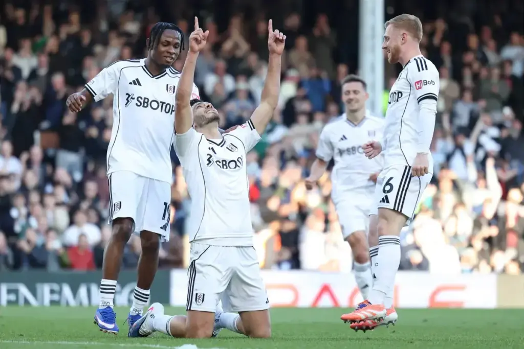 Everton consider Fulham forward on free transfer but short-term fix may not be the answer