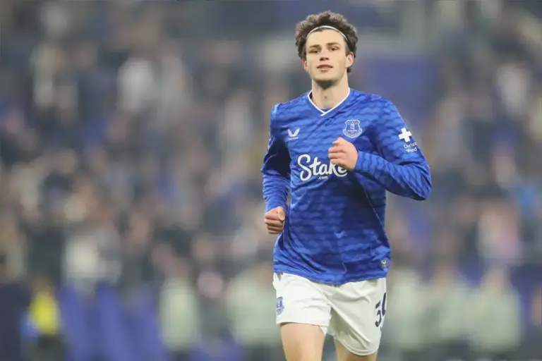 Merlin Rohl can be a key man for David Moyes
