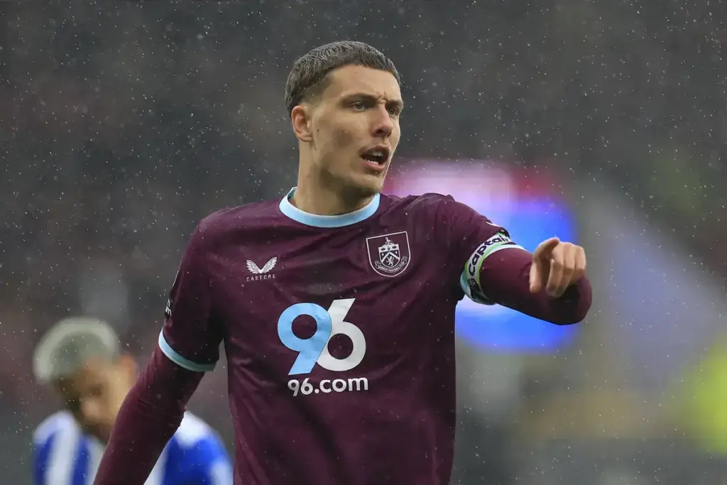 Everton target key Burnley defender as defensive option