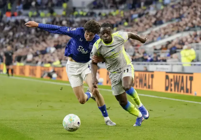 Why Everton can’t stop conceding late goals