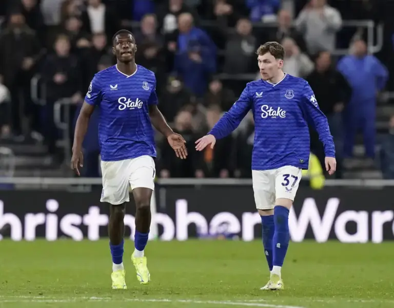 Thierno Barry repays Moyes’ faith with crucial Manchester City brace