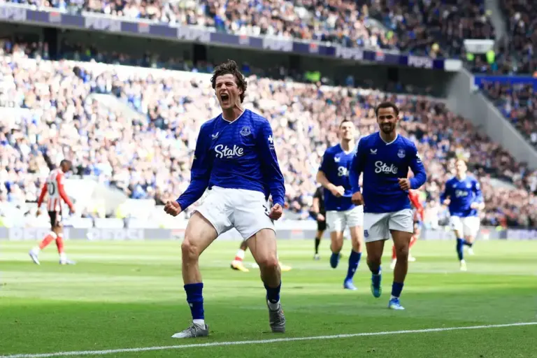 ‘He’s my idol’, Merlin Rohl pays emotional tribute to Seamus Coleman
