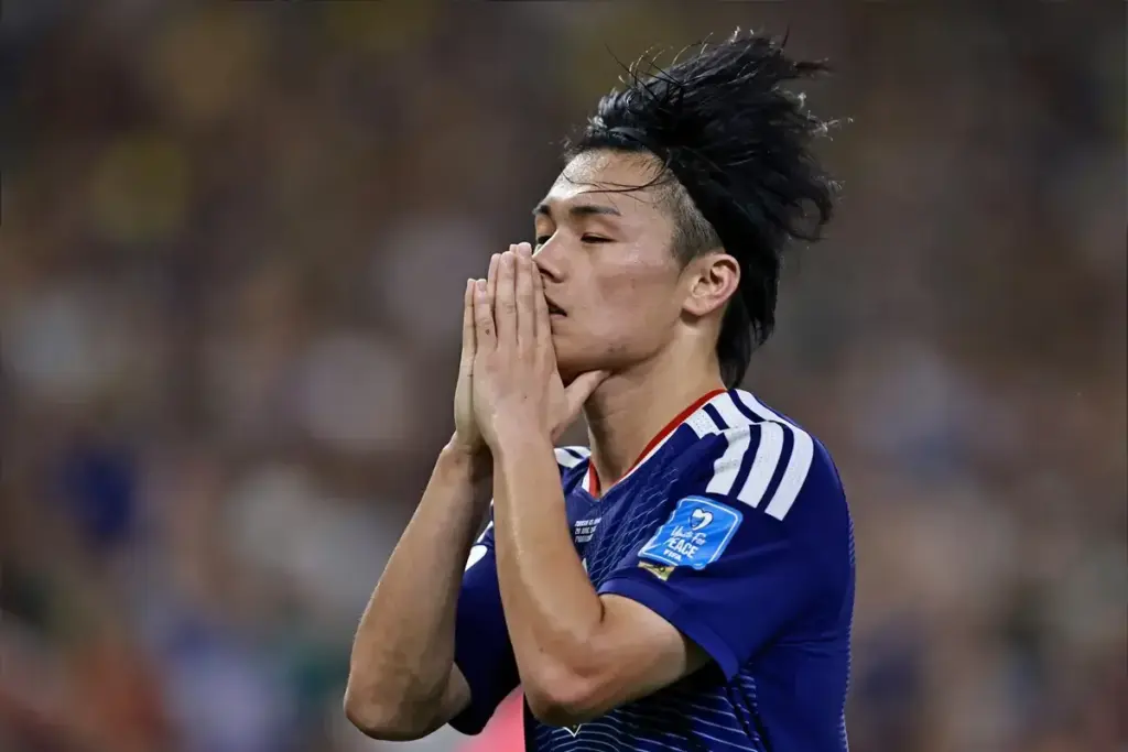 Everton-linked Ayase Ueda edges toward Feyenoord exit – reports