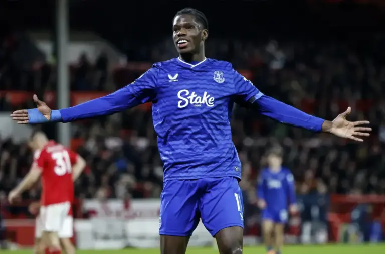 Everton demand £30m-£35m as two Bundesliga clubs now chase Barry