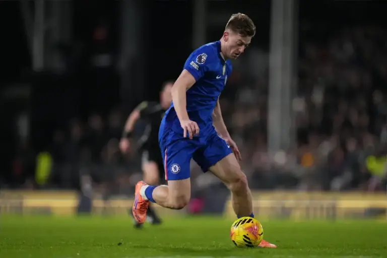 Everton may already be weighing two very different £40m striker decisions