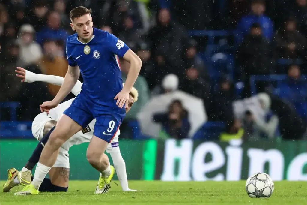 Everton explore Liam Delap loan deal as Chelsea striker route opens