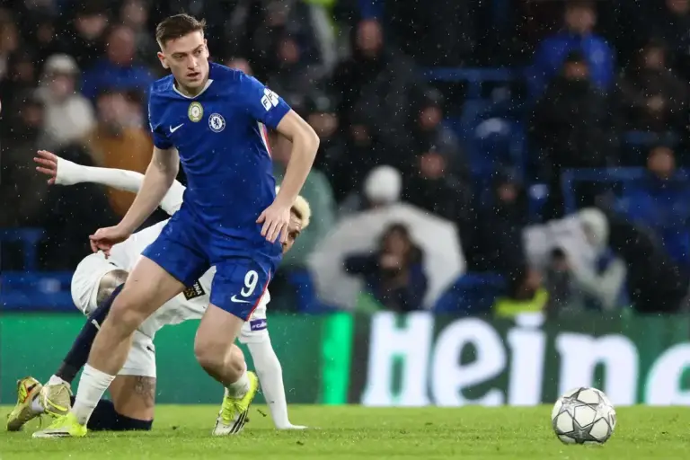 Everton explore Liam Delap loan deal as Chelsea striker route opens