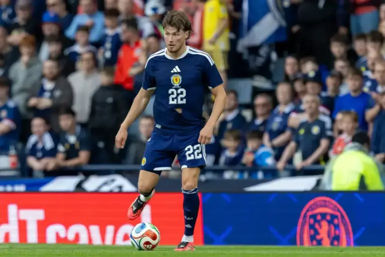 Eintracht Frankfurt pursuing deal for Everton defender Nathan Patterson